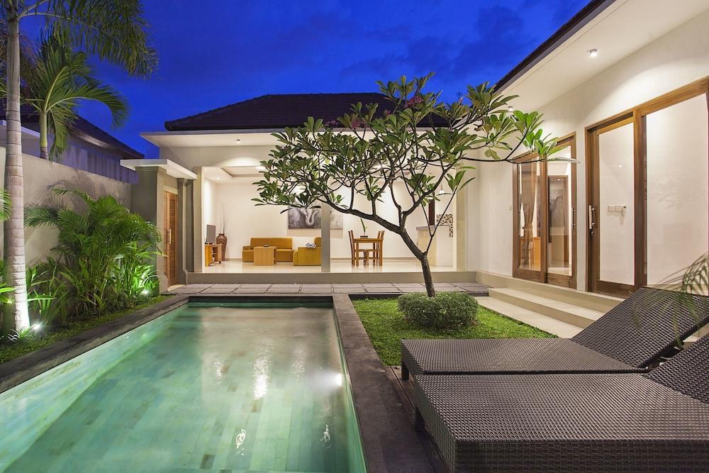 Hotel Kubu Manggala 4*